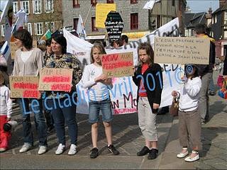 Analyse de la manifestation contre la fermeture de 5 classes en ville...(dernière partie)...) Analyse de la manifestation contre la fermeture de 5 classes en ville...(dernière partie)...)