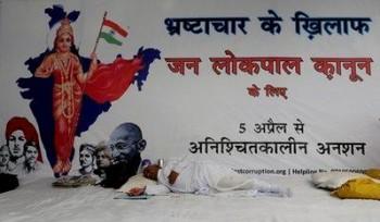 Gandhi revival ! Anna-Hazare-20110406233049.jpg