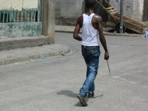 Quand les jeunes des quartiers s’improvisent gendarmes… et voleurs en Côte d’Ivoire