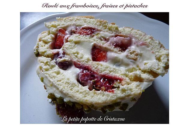 ROULÉ AUX FRAMBOISES, FRAISES ET AUX PISTACHES roule4.jpg