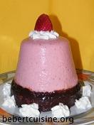 Repas convivial pour Pâques Entremets de Pâques fraise et chocolat