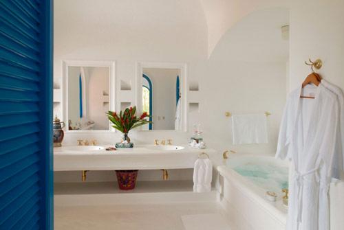 Alborada-Bathroom-Amanda-Holmes-Hotel-CuixmalaAmerique-Latine-Mexique-hoosta-magazine-custom-carre