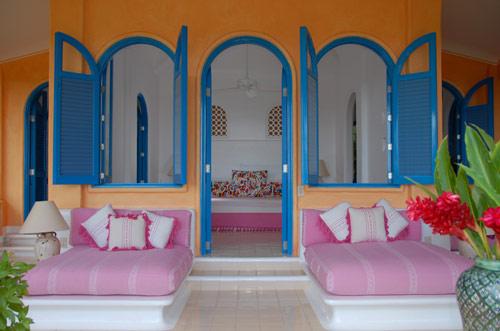 Front-Porch-Michael-Gilbreadth-Hotel-CuixmalaAmerique-Latine-Mexique-hoosta-magazine-custom-carre
