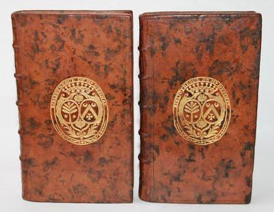 Les Oeuvres de Belleroche (1743) reliées aux armes de Madame d’Epinay Les Oeuvres de Belleroche (1743) reliées aux armes de Madame d’Epinay