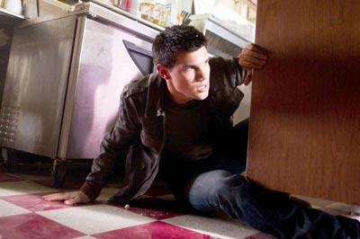 Abduction-Photo-Promo-Taylor-Lautner-500x332.jpg, avr. 2011 Abduction-Photo-Promo-Taylor-Lautner-500x332.jpg