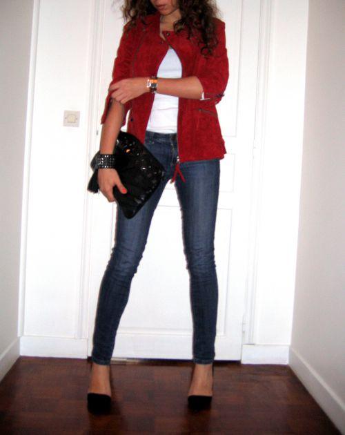 Red leather ! Red leather !