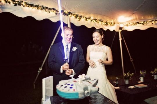 14 star wars grooms cake 540x360 Un Faucon Millenium pour son mariage