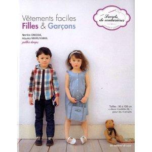 Celle qui accumulait les livres… de couture! Vêtements faciles Filles & Garçons