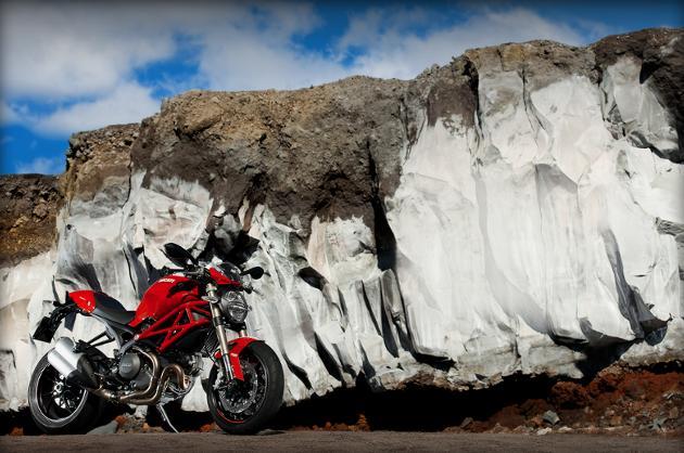 Ducati Monster 1100 EVO.