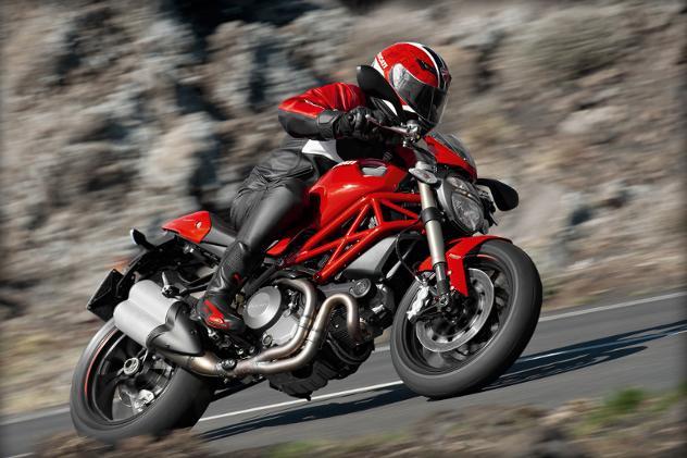 Ducati Monster 1100 EVO.