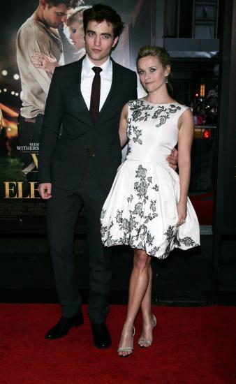 Robert Pattinson et Reese Whiterspoon sur le tapis rouge