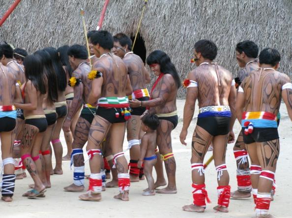 A la rencontre des Kuikuros une tribu indienne du Xingu au Mato Grosso.