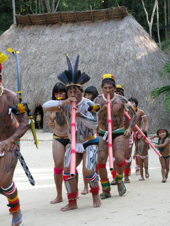 A la rencontre des Kuikuros une tribu indienne du Xingu au Mato Grosso.