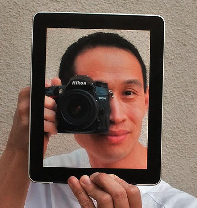 ipad auto portrait 02 L’auto portrait version Ipad !