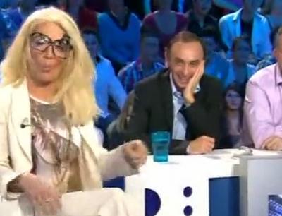 moquerie angela lorente VIDEO: Jonathan Lambert imite Angela Lorente dans On n’est pas couché !