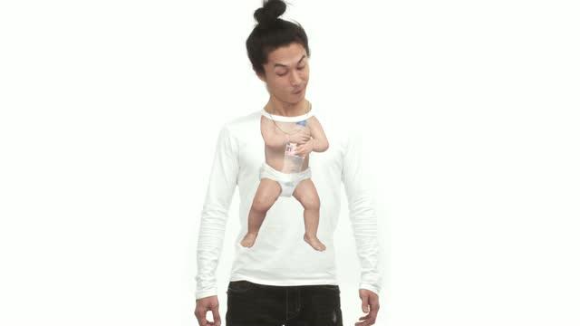 NOUVELLE PUB EVIAN : BABY INSIDE ! media