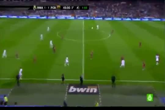 MESSI ALLUME LES SUPPORTERS DU REAL MADRID ! media