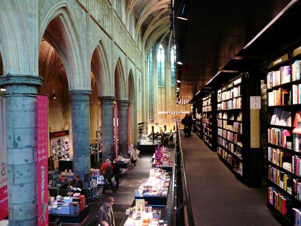 Les plus étonnantes librairies du monde - La librairie Selexyz à Maastricht