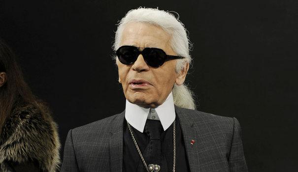 Karl Lagerfeld lance un parfum à l’odeur de livres Karl Lagerfeld lance un parfum à l'odeur de livres