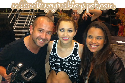 Mercredi 20 Avril 2011 ▬ Los Angeles. Image and video hosting by TinyPic