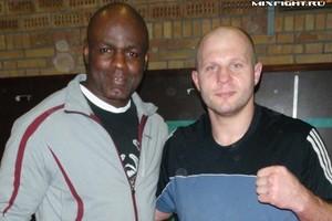 Fedor Emelianenko s’entraine en Hollande Ernesto Hoost and Fedor Emelianenko -- Photo via www.mixfight.ru