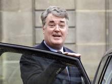 Le Médiateur en fin de Droit … delevoye.1303473031.jpg