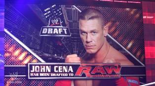 John Cena est redrafté à Raw Brève escapade du Champ qui passe de Raw à Smackdown pour revenir à Raw dans la même soirée