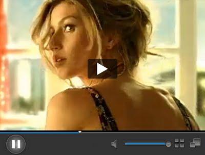 Gisele Bündchen dans une publicité brésilienne sexy