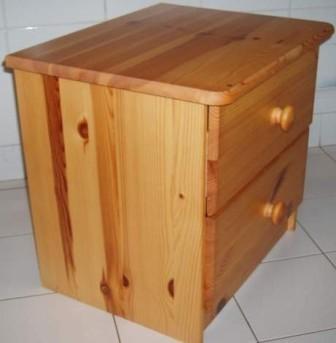 chevet pin Un petit projet peinture en cours…