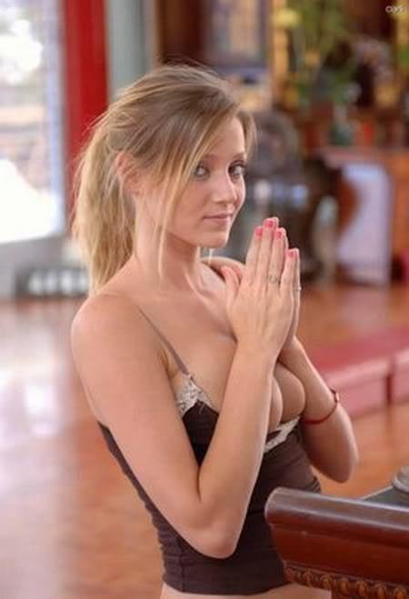 Carli Banks est notre douceur du Jeudi disrespectfulwesterngirlinpenang-6.jpg