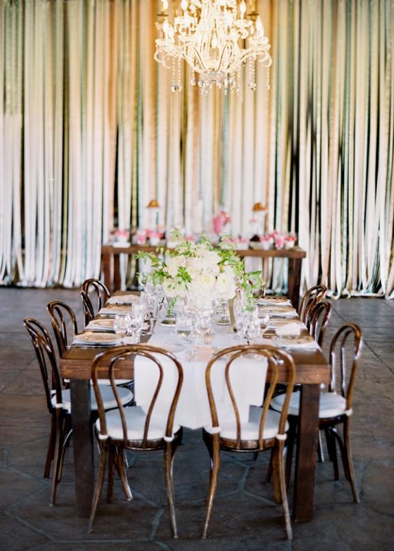 decoration-salle-mariage-chic-ruban 7 idées de deco de mariage avec du ruban