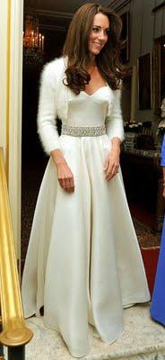 Admirez la robe de soirée de la princesse Kate à la cérémonie de Buckingham !