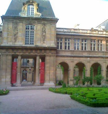 Une touriste à Paris Une touriste à Paris