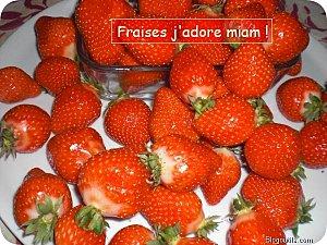 NOUVEAU CONCOURS : FRAISES OU FRAMBOISES EN FOLIE Fraises j'adore, miam !