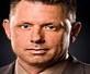 Michael Cole remporte son combat face à Jerry Lawler et Jim Ross Dans ce combat a coups de ceinturon Michael Cole réussit une prise de soumission sur Jim Ross et s'adjuge la victoire