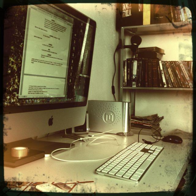 Dans le bureau de Cédric Perrin