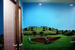 Stihl-NextOne03BD Désolé, les toilettes sont occupées … par les marques !