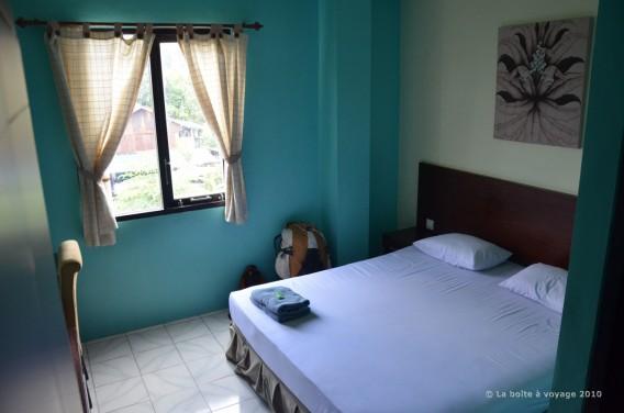 Une chambre bien plus agréable, à la Samudera Guesthouse (Banjarmasin, Kalimantan Sud, Indonésie)