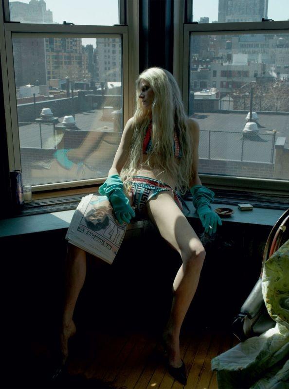 Kristen Mcmenamy par Steven Meisel pour Vogue Italie mai 2011 19