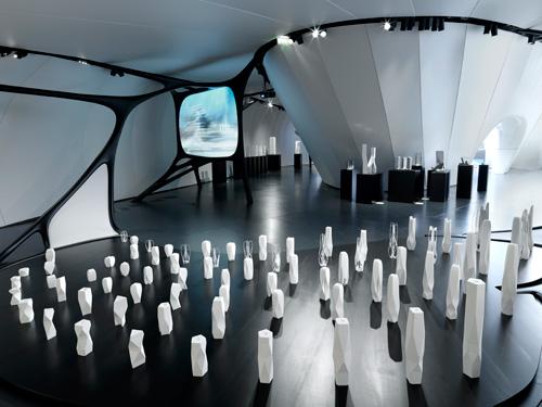 Zaha-Hadid-exposition-L-Institut-du-Monde-Arabe-interieur-sculpture-2-hoosta-magazine-paris