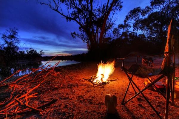 0582_campfire_at_kings_billabong_hdr
