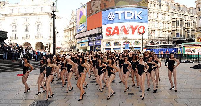 http://blogopub.tv/wp-content/uploads/2009/06/single_ladies_flashmob_big.jpg