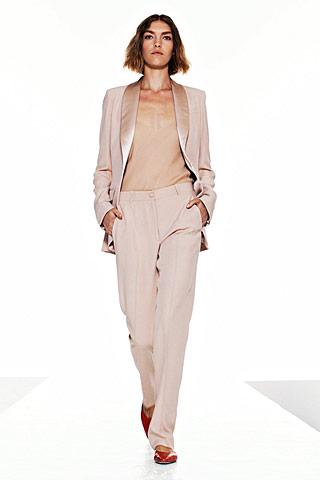 15x13 - La farandole angélique de The Row. 15x13 - La farandole angélique de The Row.