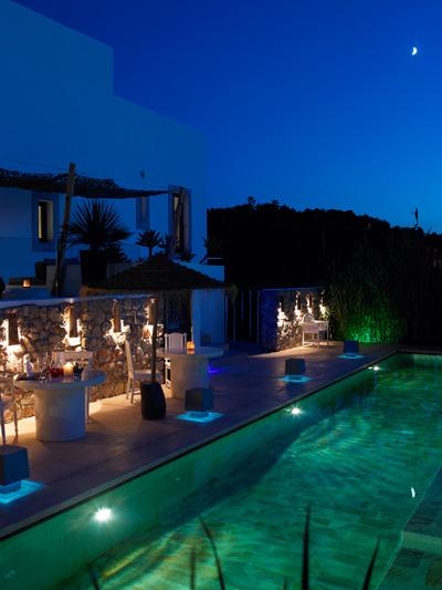 piscine-nuit-The-Giri-Residence-hotel-europe-du-sud-espagne-Hoosta-magazine-paris