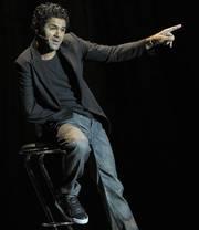 La politique est irrationnelle jamel-epinglera-ses-camarades-du-show-biz-avec-delectation-photo-carine-kranich.1304720848.jpg