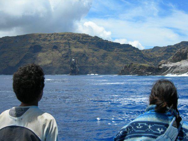 Falaise du volcan Rano Kau & Motu Nui à droite - 21/11/2005