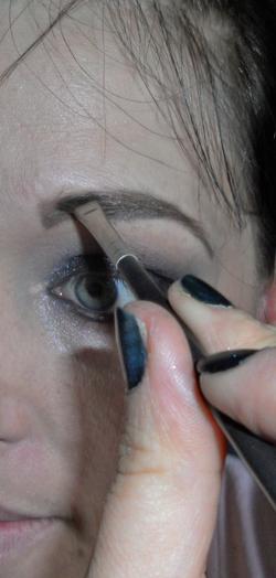 Step by step avec l’Eyes to kill intense eye shadow de Giorgio Armani