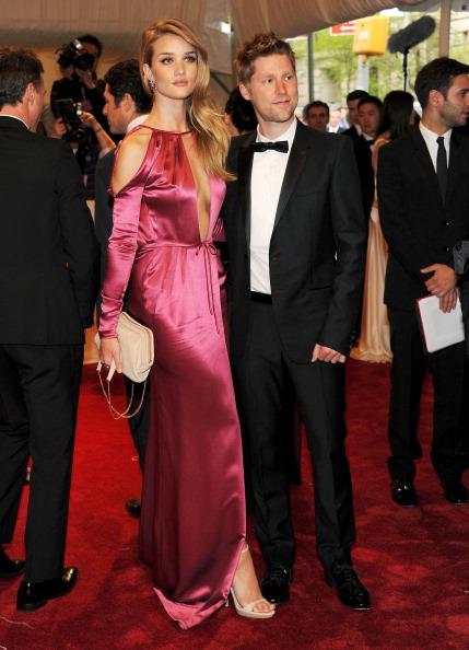 Ce qu’il faut retenir du Gala du Metropolitan Museum christopher Bailey rosie huntington Ce quil faut retenir du Gala du Metropolitan Museum