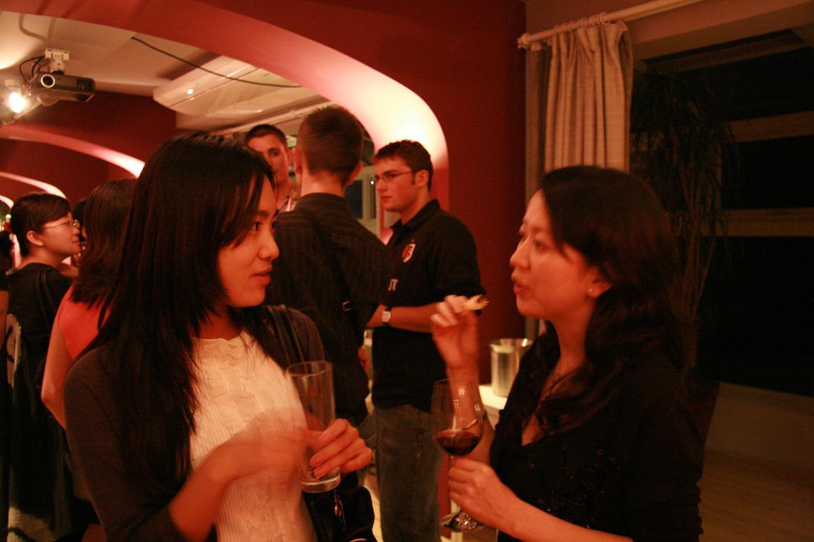 Soirées jeux de langues : quand l’anglais devient plaisir ! http://static.mcetv.fr/img/2011/05/polyglot-party.jpg