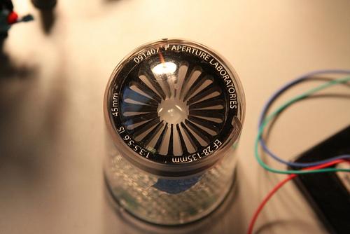 portal3 Il reproduit une tourelle de Portal